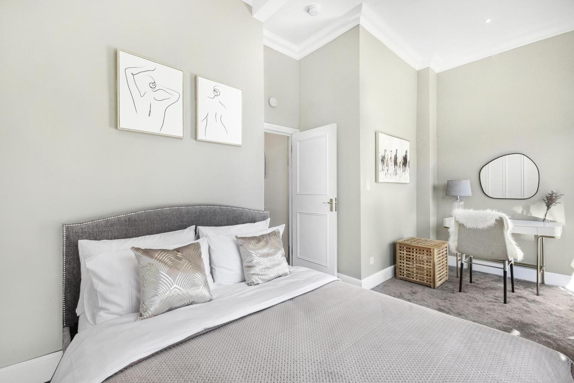 Lovely Large 1 Bed Renovated Flat W Balcony & 600Mb Wifi Londres Exterior foto