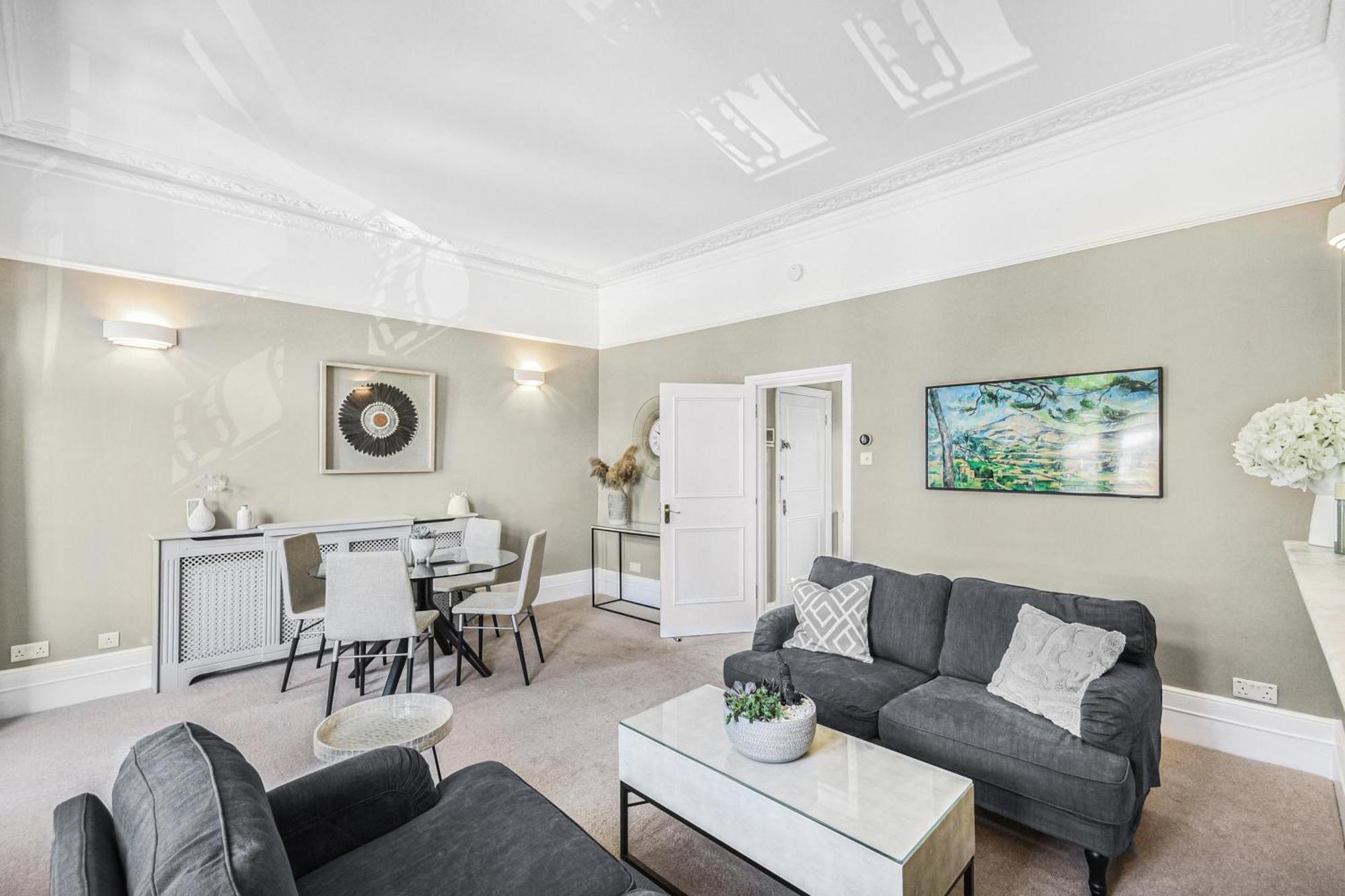 Lovely Large 1 Bed Renovated Flat W Balcony & 600Mb Wifi Londres Exterior foto